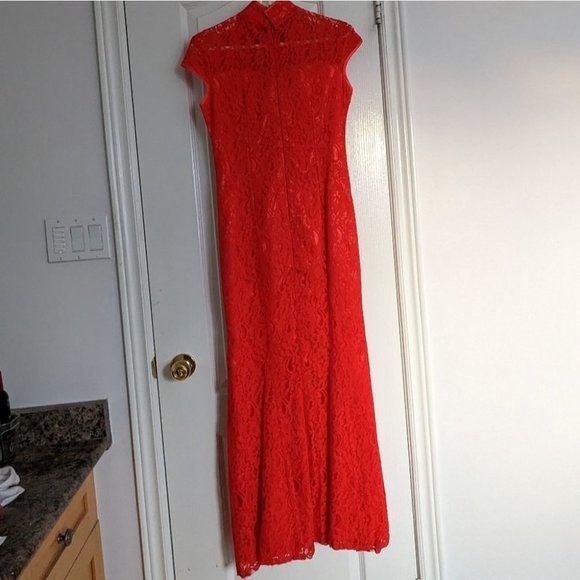 Traditional Red Wedding Gown - Picture 3 of 13